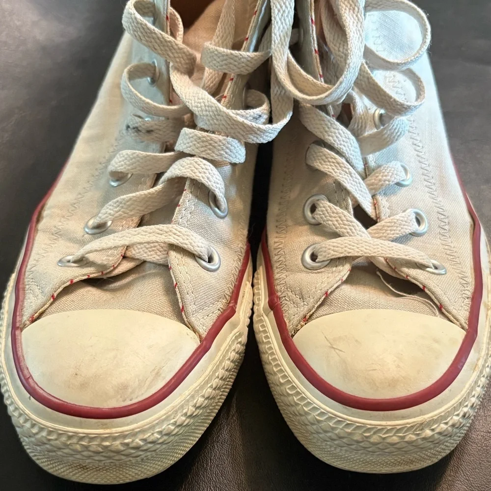 Converse Chuck Taylor High-Top Sneakers - Unisex size 5